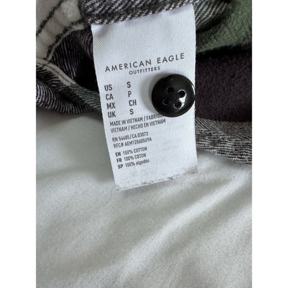 American Eagle Flannel Green Black, White Plaid button down shirt Size Small EUC - Picture 9 of 10